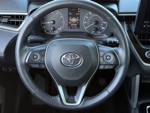 Used 2023 Toyota Corolla Cross LE AWD/4WD image 12