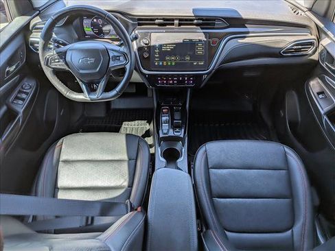 Used 2023 Chevrolet Bolt EUV Premier w/ Sun & Sound Package FWD image 17