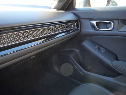 Used 2025 Honda Civic Sport image 23