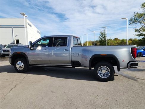 New 2026 GMC Sierra 3500 Denali w/ Denali Reserve Package image 9