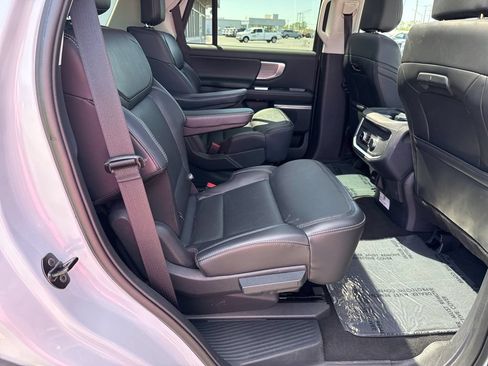 Used 2025 Ford Expedition Platinum AWD/4WD image 22