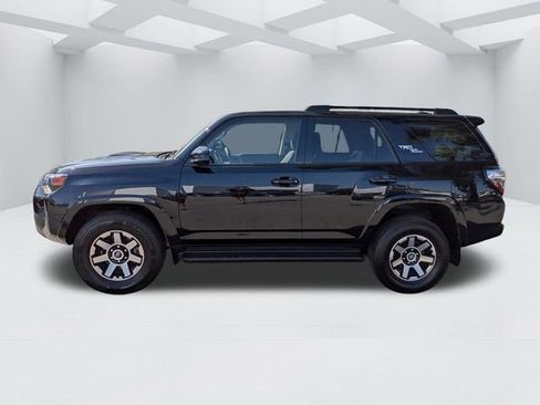 Used 2022 Toyota 4Runner TRD Off-Road AWD/4WD image 9