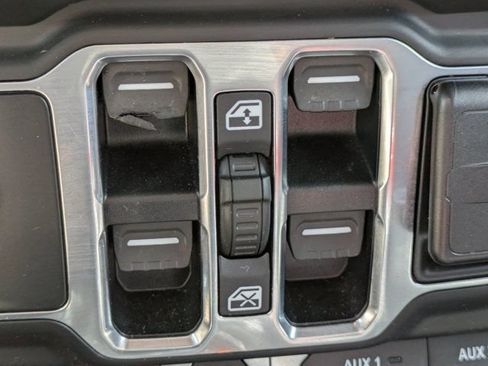 Used 2020 Jeep Gladiator Rubicon AWD/4WD image 22