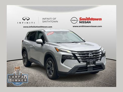 Used 2025 Nissan Rogue SV AWD/4WD image 1