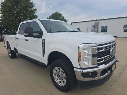 Used 2024 Ford F250 XLT w/ Snow Plow/Camper Package AWD/4WD image 8