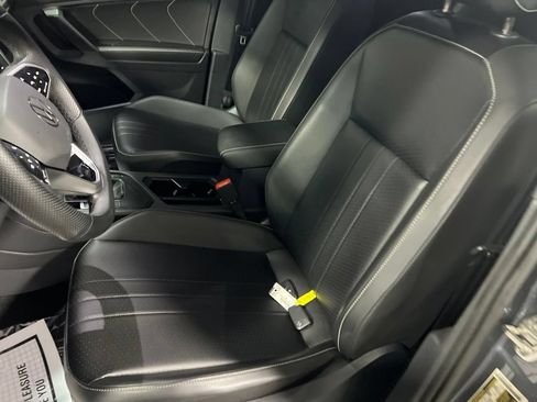 Used 2024 Volkswagen Tiguan SE R-Line FWD image 22