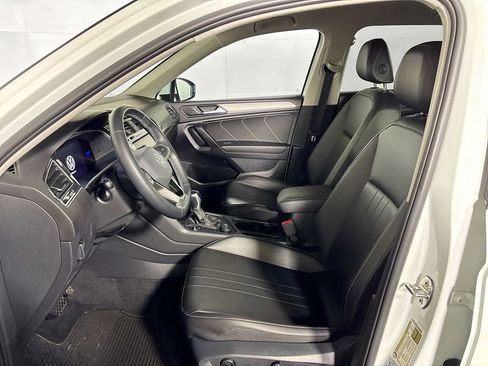 Certified 2022 Volkswagen Tiguan SE image 12