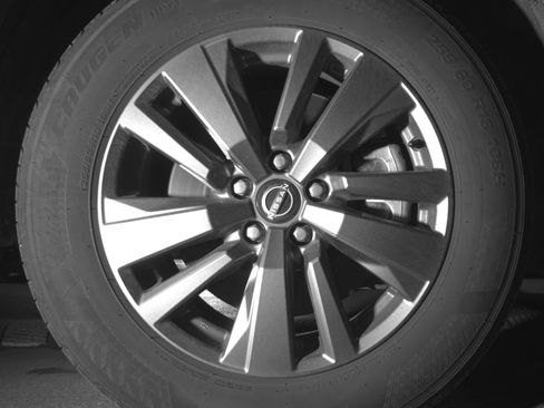 Used 2025 Nissan Pathfinder SV image 13