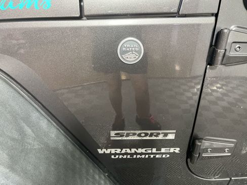Used 2016 Jeep Wrangler Unlimited Sport AWD/4WD image 11