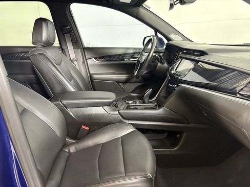Used 2024 Cadillac XT6 Premium Luxury image 13