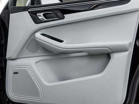 New 2026 Porsche Macan Turbo AWD/4WD image 42