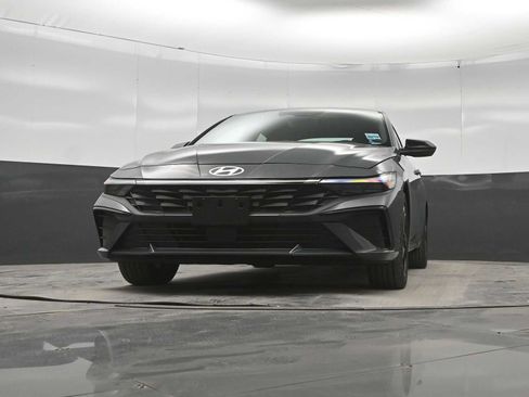 New 2026 Hyundai Elantra SEL Sport FWD image 33