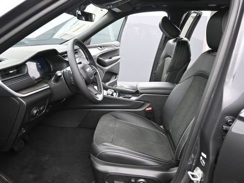 New 2026 Jeep Grand Cherokee Laredo image 10