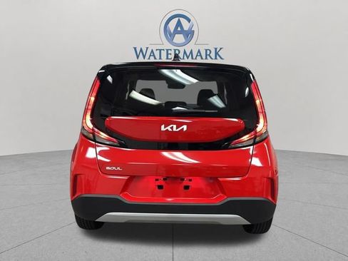 Used 2025 Kia Soul LX FWD image 4
