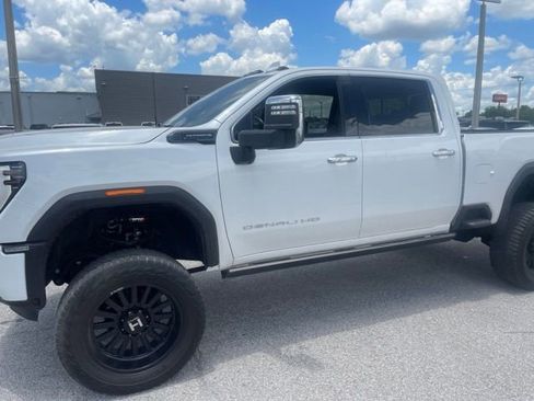 Used 2024 GMC Sierra 2500 Denali Ultimate AWD/4WD image 5