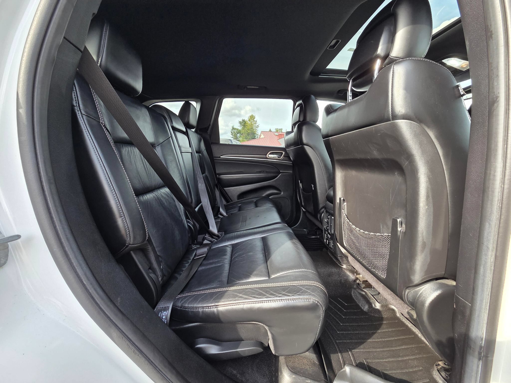 Used 2014 Jeep Grand Cherokee Limited w/ Trailer Tow Group IV AWD/4WD image 30