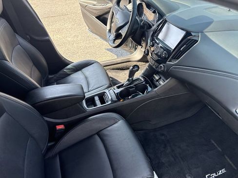 Used 2017 Chevrolet Cruze Premier FWD image 35
