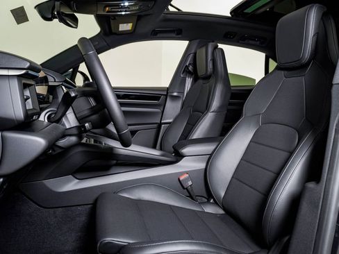 New 2026 Porsche Macan 4 Electric AWD/4WD image 5
