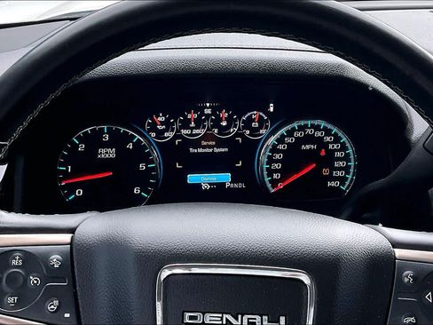 Used 2017 GMC Yukon Denali w/ Open Road Package RWD image 25
