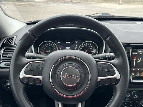 Used 2018 Jeep Compass Limited w/ Navigation Group image 26