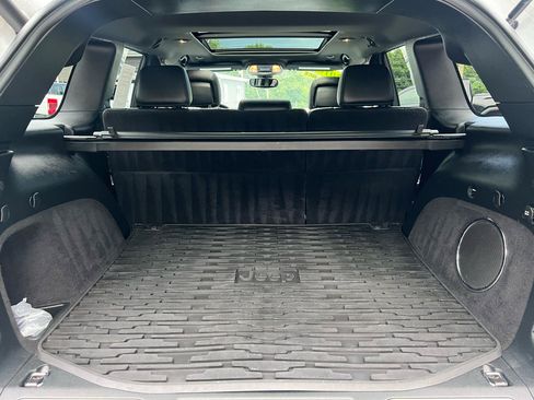 Used 2018 Jeep Grand Cherokee Trailhawk w/ Trailhawk Luxury Group AWD/4WD image 17