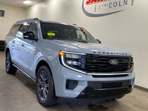 New 2025 Ford Expedition Max Platinum w/ Stealth Performance Package image 10