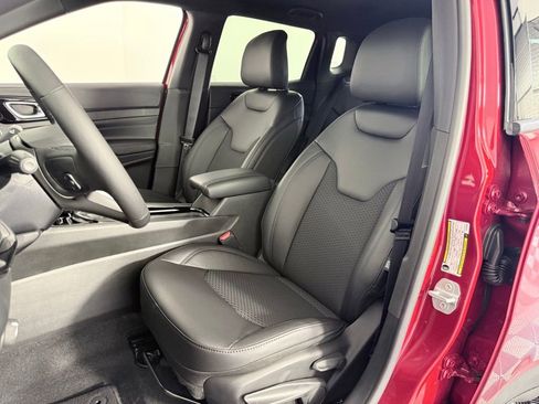 New 2026 Jeep Compass Latitude image 10