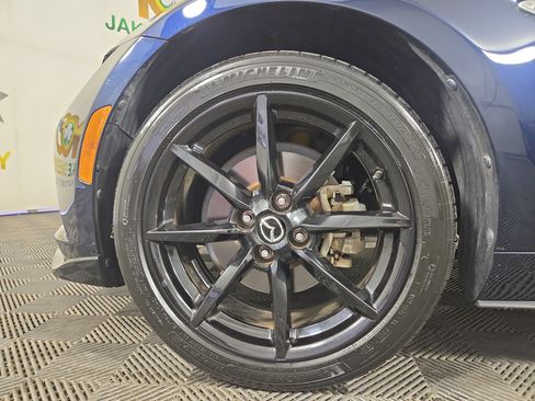 Used 2022 MAZDA MX-5 Miata Club RWD image 34