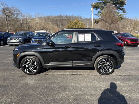 Used 2025 Chevrolet TrailBlazer RS w/ Driver Confidence Package image 5