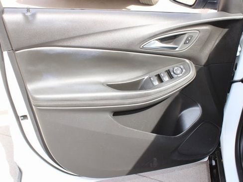 Used 2024 Buick Encore GX Sport Touring image 19