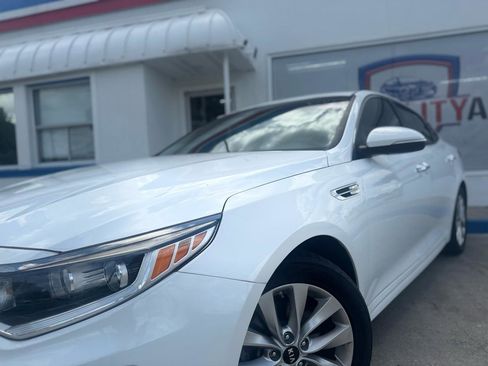 Used 2018 Kia Optima LX w/ Convenience Package FWD image 4