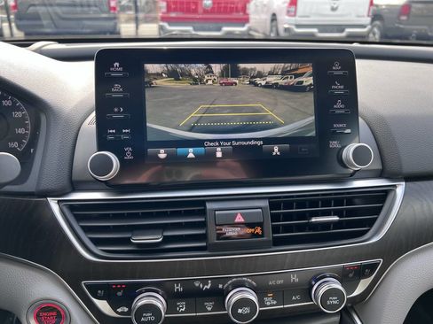 Used 2019 Honda Accord Touring image 19
