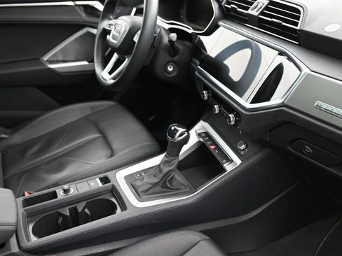 Used 2025 Audi Q3 2.0T Premium image 18