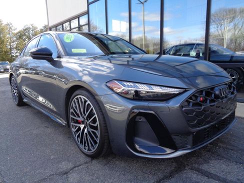 Used 2025 Audi S5 Premium Plus w/ Premium Plus Package image 3