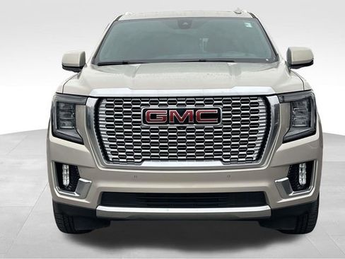 Used 2021 GMC Yukon Denali w/ Denali Premium Package image 2
