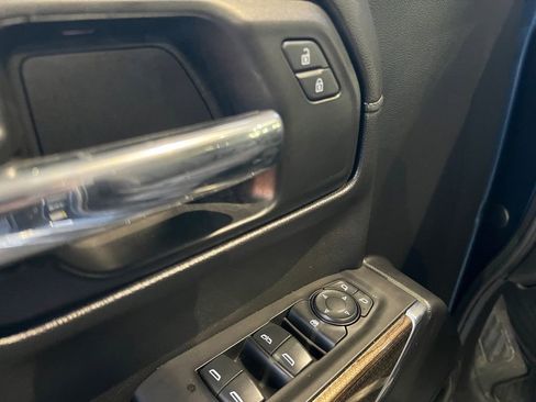 Used 2019 Chevrolet Silverado 1500 LT image 22