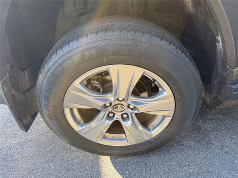 Used 2024 Toyota RAV4 XLE w/ Convenience Package image 13