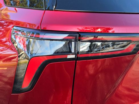 New 2026 Chevrolet Equinox LT image 17