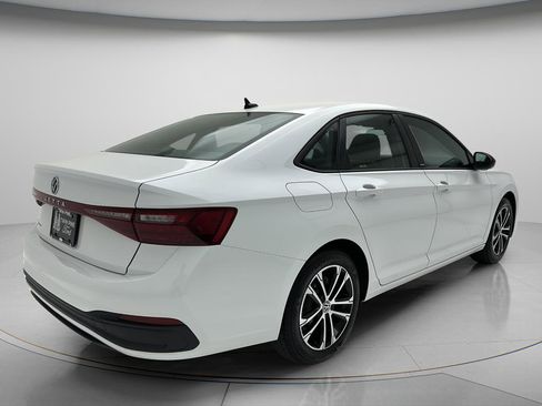 Used 2025 Volkswagen Jetta Sport FWD image 5
