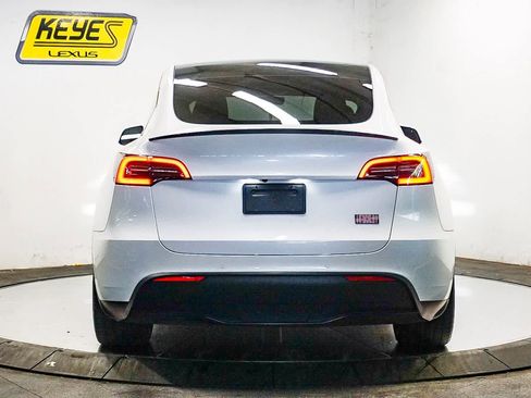 Used 2022 Tesla Model Y Performance image 3