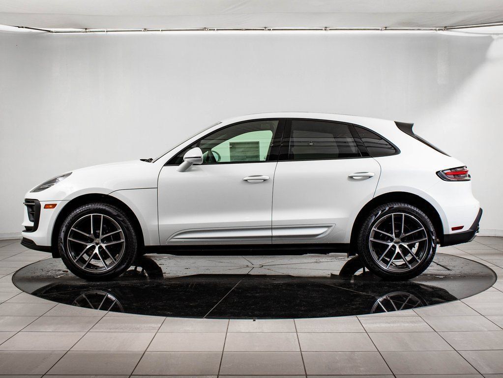 Certified 2026 Porsche Macan AWD/4WD image 2