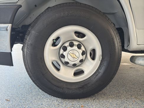 Used 2024 Chevrolet Express 2500 w/ Driver Convenience Package image 26