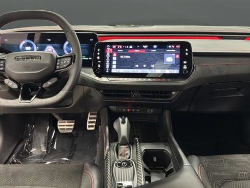 Used 2024 Dodge Charger R/T Scat Pack w/ Plus Group image 11