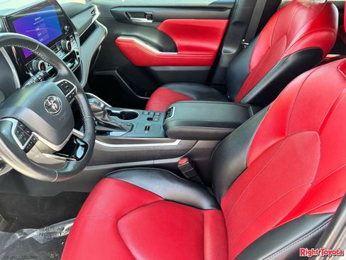 Used 2023 Toyota Highlander XSE image 19