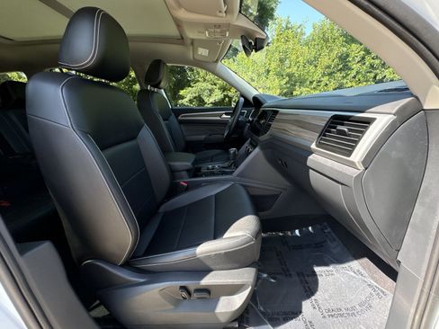 Used 2023 Volkswagen Atlas SEL AWD/4WD image 35