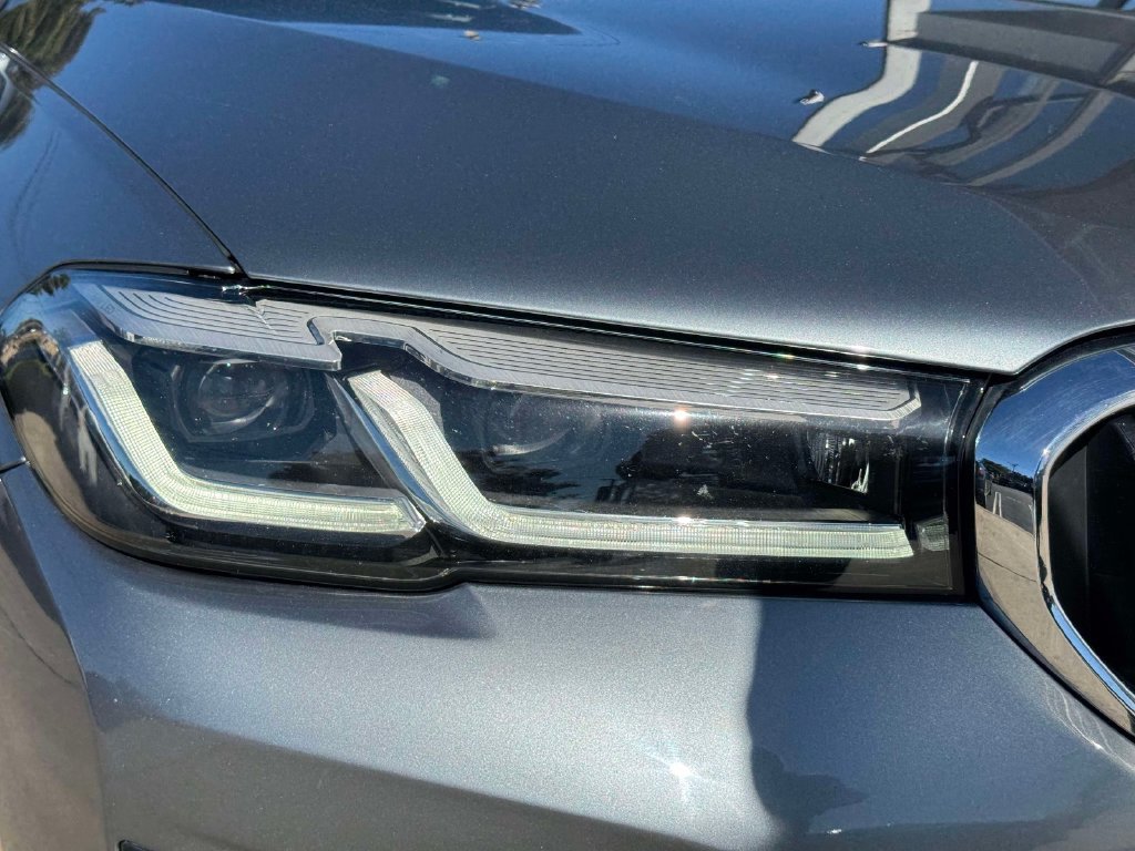 Used 2021 BMW 530i xDrive w/ Convenience Package AWD/4WD image 9