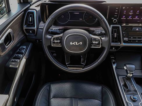 Certified 2023 Kia Sorento S image 16