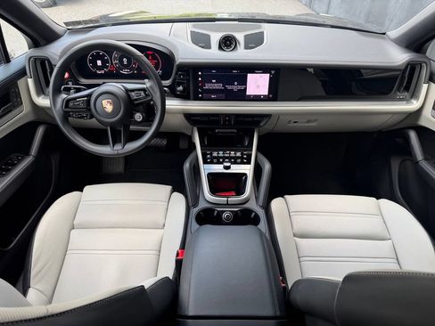 Certified 2026 Porsche Cayenne Coupe AWD/4WD image 17