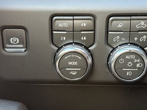 New 2026 GMC Sierra 3500 AT4 w/ AT4 Premium Plus Package AWD/4WD image 31
