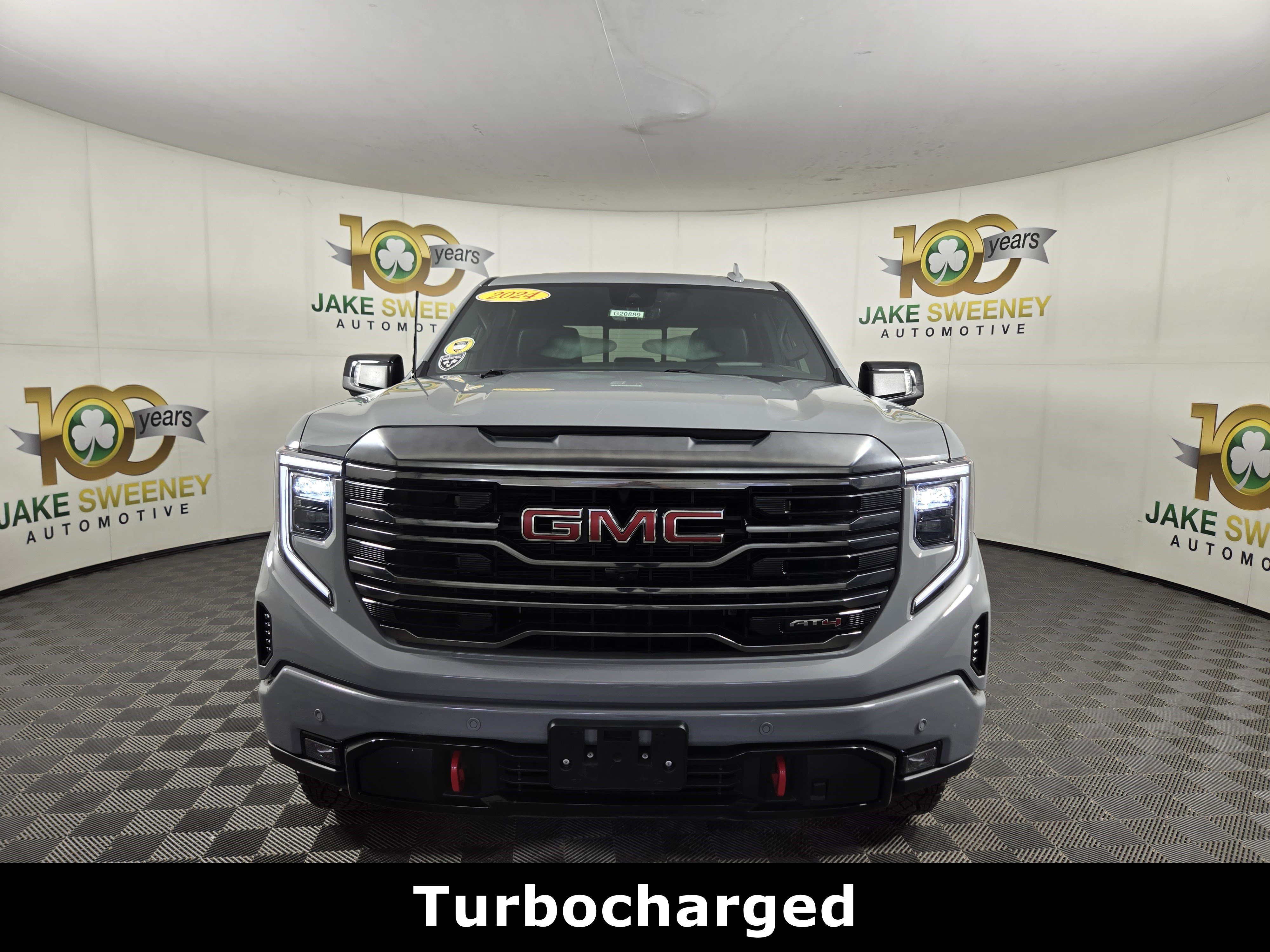 Used 2024 GMC Sierra 1500 AT4 w/ Technology Package AWD/4WD image 2